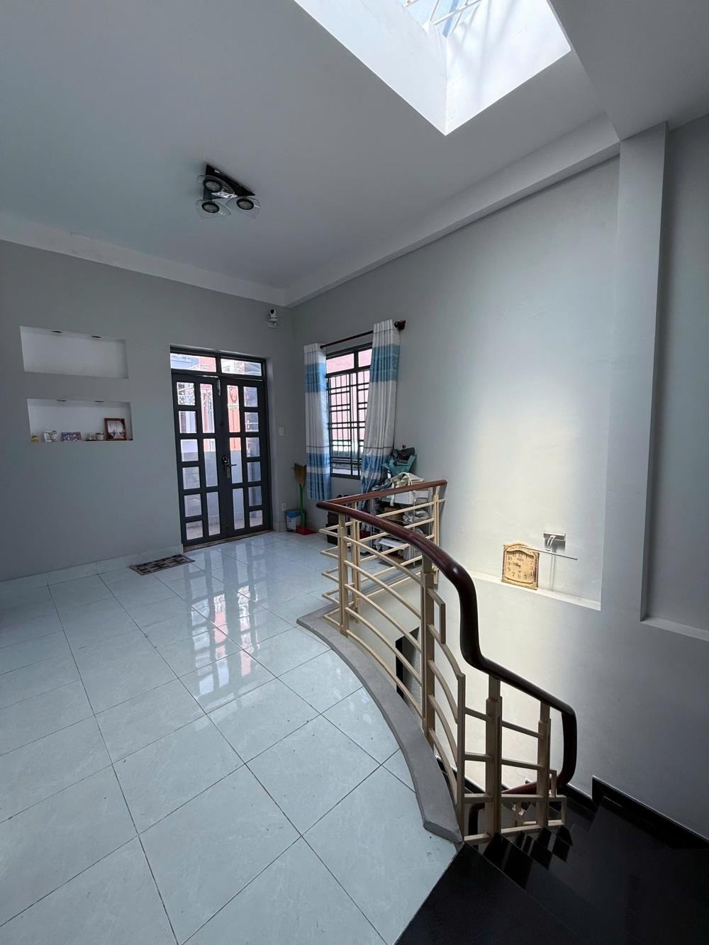 Bán nhà Quận 7 - 70.56m2 - 5 Tỷ 4 - Pháp Lý Sổ Đỏ Chính Chủ