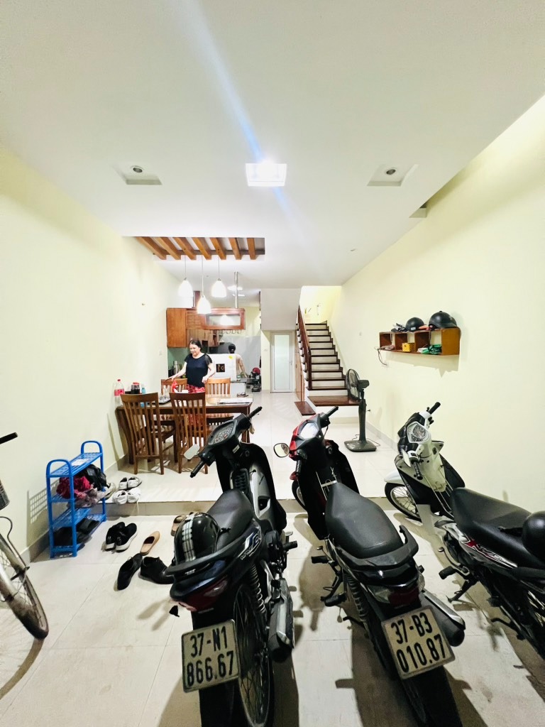 Nhà đẹp Khương Trung, gần Hồ Đầm Hồng - 48m2, 6 Tầng, Giá 7.8 Tỷ