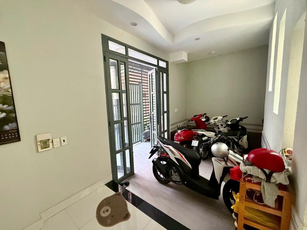Bán nhà Quận 7 - 70.56m2 - 5 Tỷ 4 - Pháp Lý Sổ Đỏ Chính Chủ