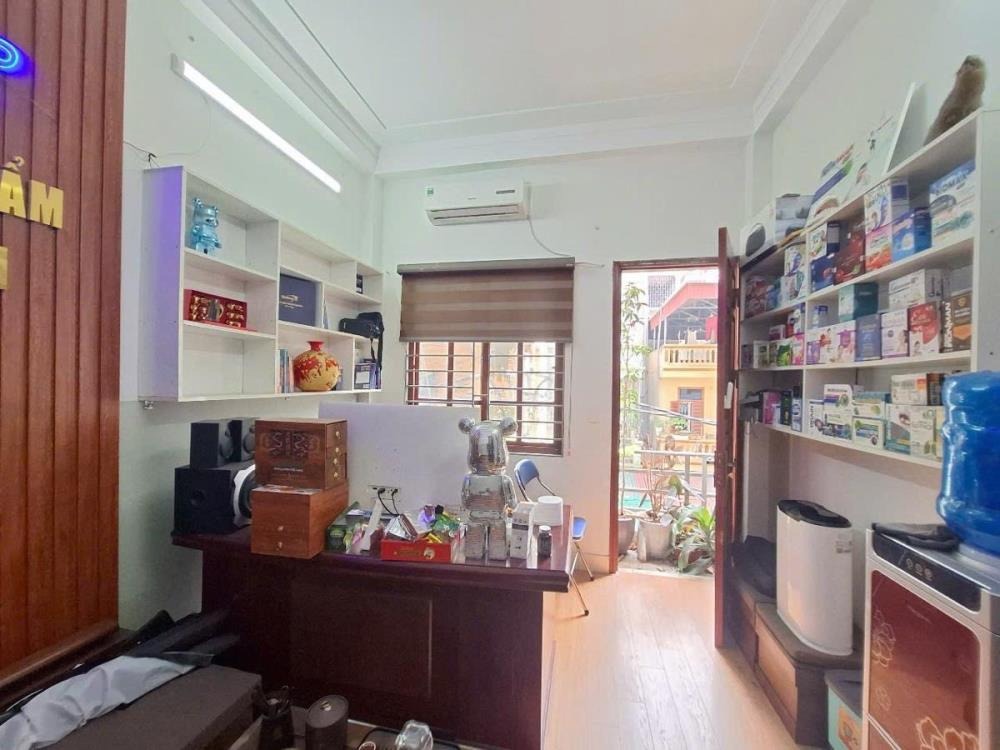 Bán nhà Linh Đàm 38m2, 5 tầng, ô tô vào nhà, giá 10 tỷ+