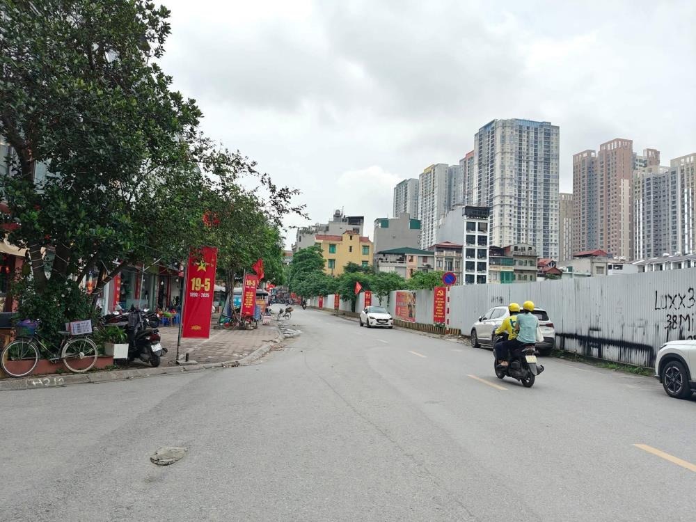Siêu phẩm Trung Văn: Ngõ Oto Đỗ Kinh Doanh - Giá 6 Tỷ Thương Lượng