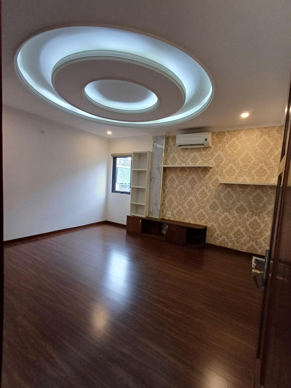 Cho Thuê Biệt Thự Hiện Đại, Mặt Đường Bùi Xuân Phái, Mỹ Đình - 45tr/tháng