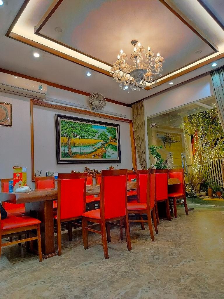 Bán nhà Lạc Long Quân - Tây Hồ: 72m² - 5 Tầng - 33 Tỷ - Vị Trí Vàng