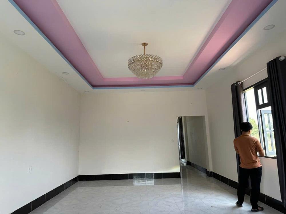Bán Nhanh Nhà Bình Chánh - 100m2, 3PN, Pháp Lý Sạch - 1.3 Tỷ