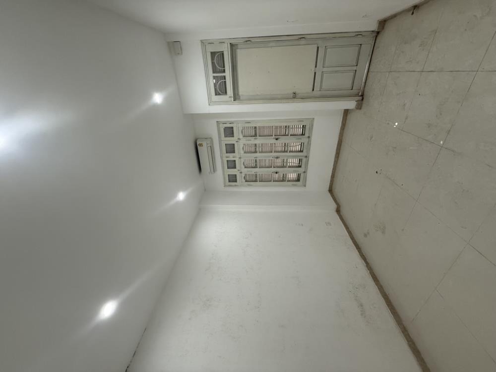 Nhà Phố 6 Tầng, Thang Máy, Đỗ Ô Tô Cửa - Giá 11.5 Tỷ - Vị Trí Vàng Tây Hồ