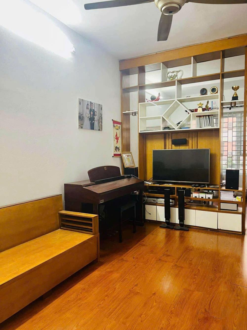 Bán Căn Hộ Đặng Xá Full Đồ, Ban Công Đông Nam, Giá 1.9 Tỷ - 0379483926