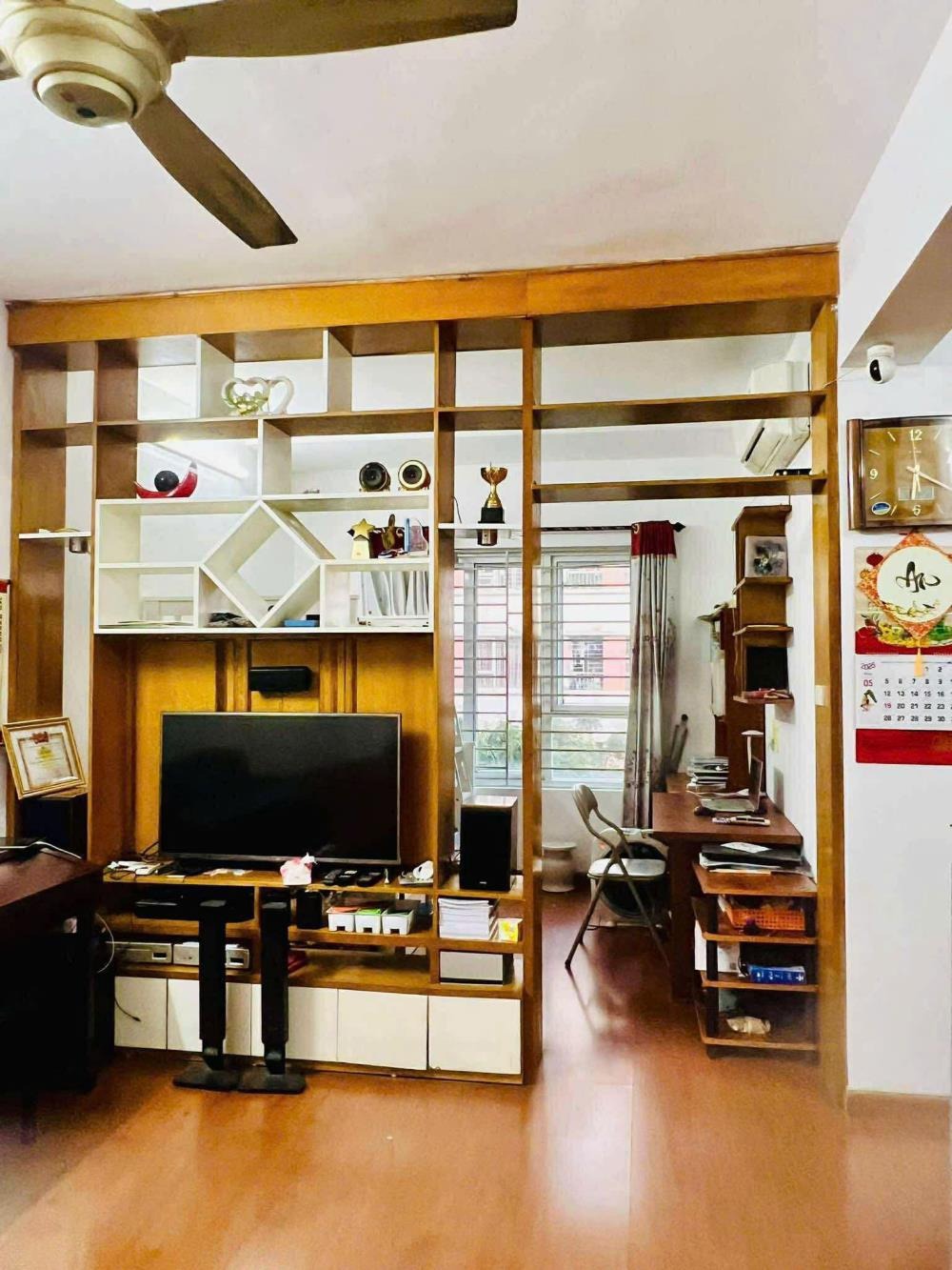 Bán Căn Hộ Đặng Xá Full Đồ, Ban Công Đông Nam, Giá 1.9 Tỷ - 0379483926