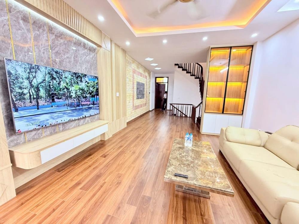 Bán Nhà Di Ái, Hoài Đức: 70m², 6 Tầng, Mặt Tiền 4.7m, Ô Tô Vào Nhà