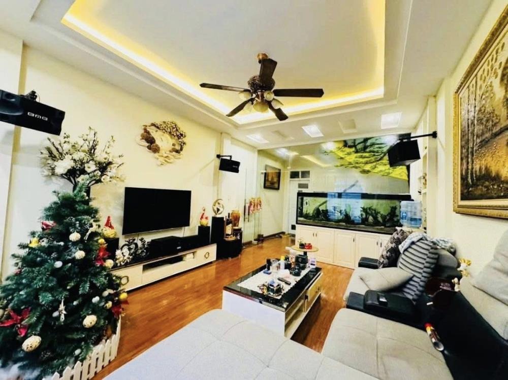 Bán nhà Nguyễn Khang, Cầu Giấy: 52m2 - Mặt tiền 4m - Ô tô đỗ cửa 24/7
