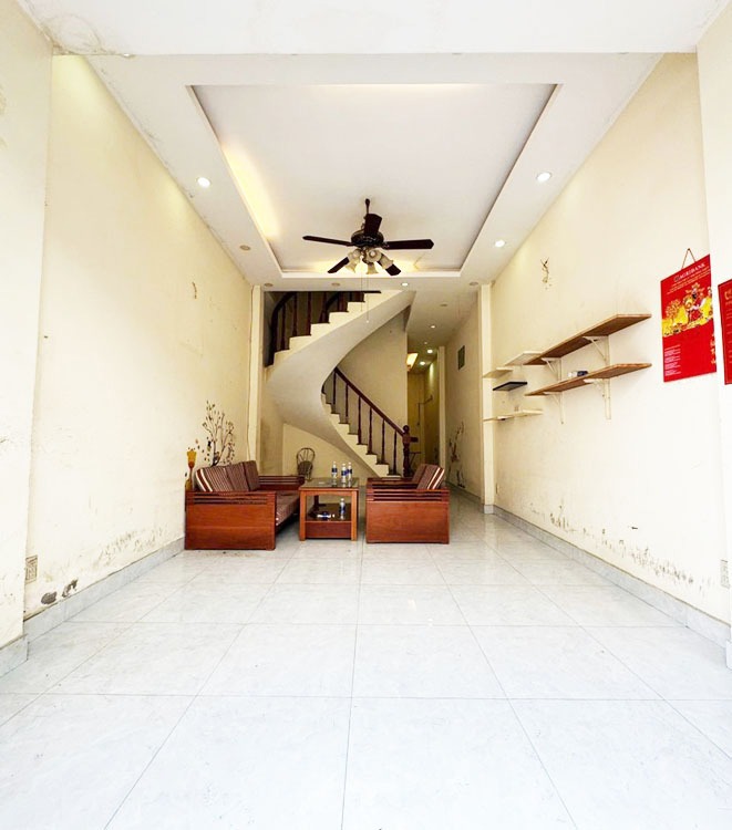 Nhà 3 Tầng Tân Bình: Hẻm Xe Hơi, 45m2, Giá 7 Tỷ - Vị Trí Đắc Địa
