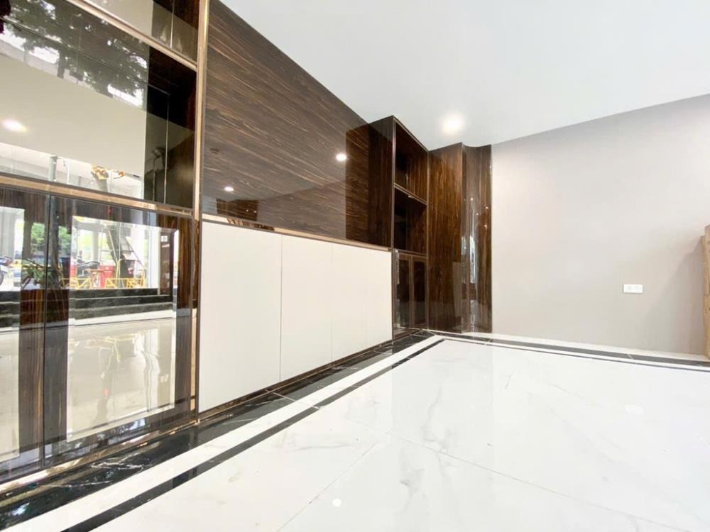 Nhà VIP Mặt Phố Cổ Nhuế: 9 Tầng, Mặt Tiền Siêu Lợi Thế KD, Ô Tô Vỉa Hè