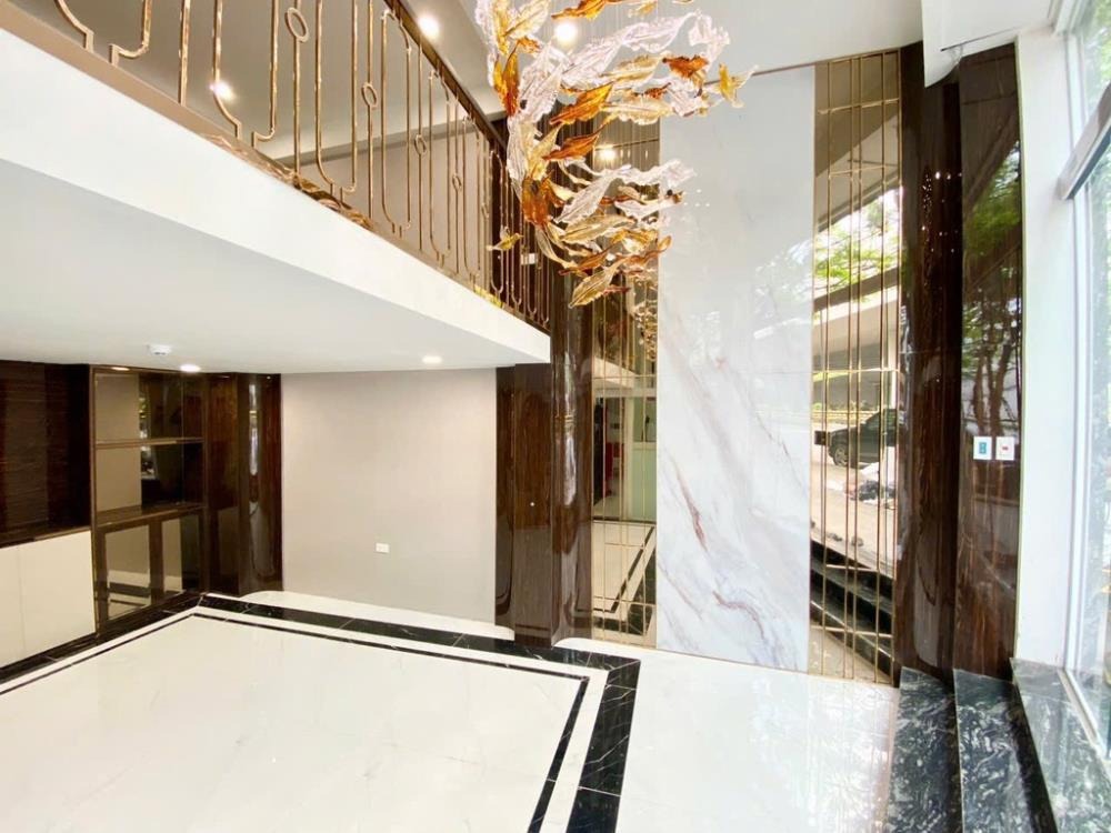 Nhà VIP Mặt Phố Cổ Nhuế: 9 Tầng, Mặt Tiền Siêu Lợi Thế KD, Ô Tô Vỉa Hè
