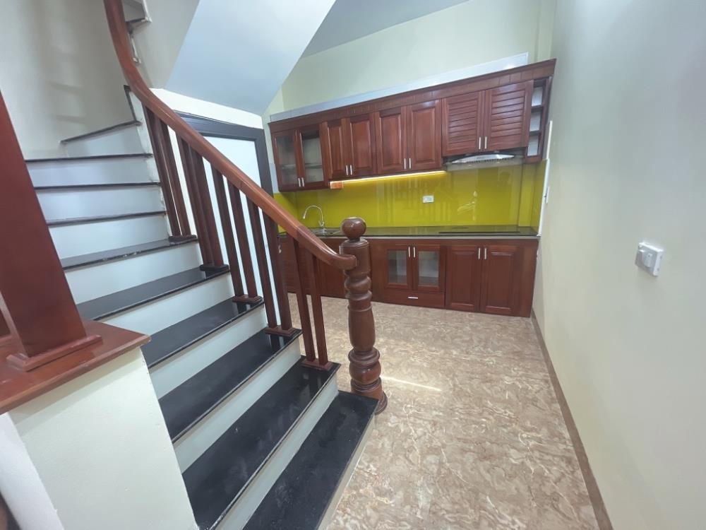 Bán nhà Kim Giang - Nguyễn Xiển, 5 tầng, 5m mặt tiền, ngõ thông, kinh doanh tốt