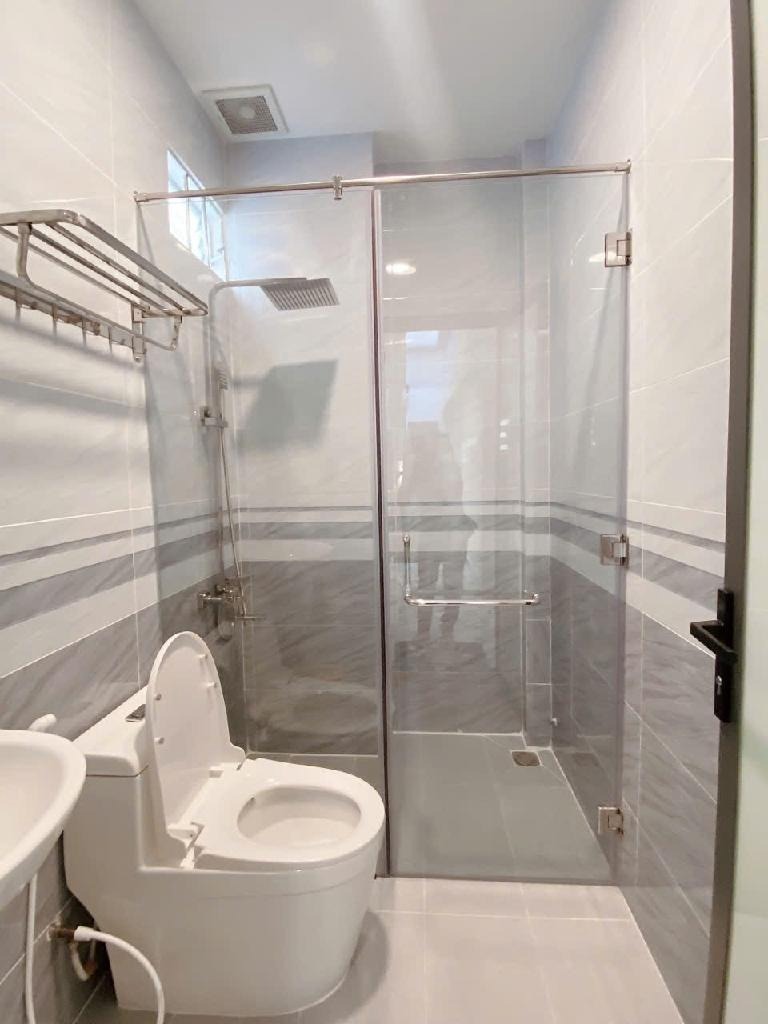 Bán nhà 40m2 Nguyễn Trọng Tuyển, 3 Tầng, Full Nội Thất, Giá Tốt