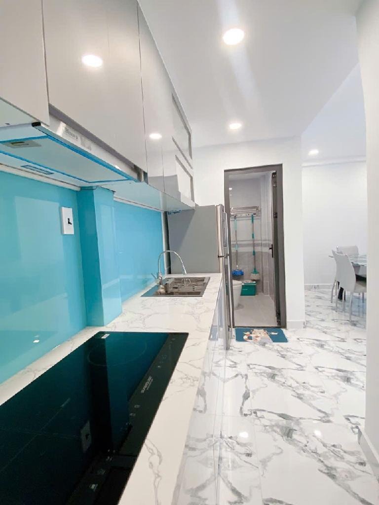 Bán nhà 40m2 Nguyễn Trọng Tuyển, 3 Tầng, Full Nội Thất, Giá Tốt