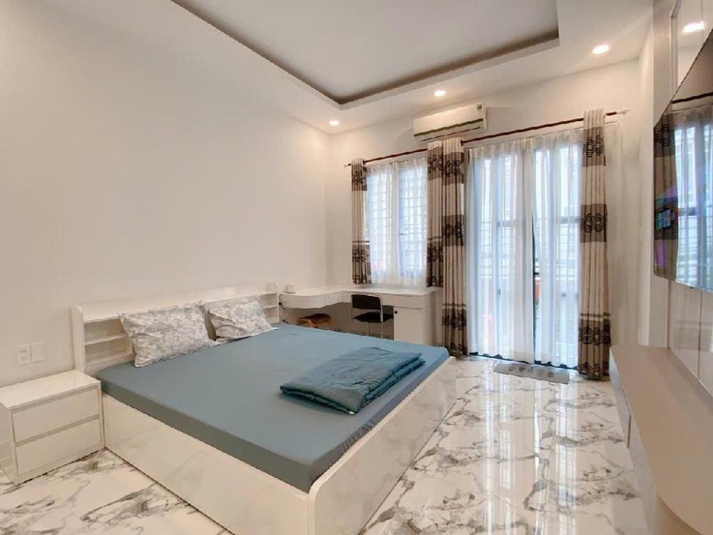 Bán nhà 40m2 Nguyễn Trọng Tuyển, 3 Tầng, Full Nội Thất, Giá Tốt