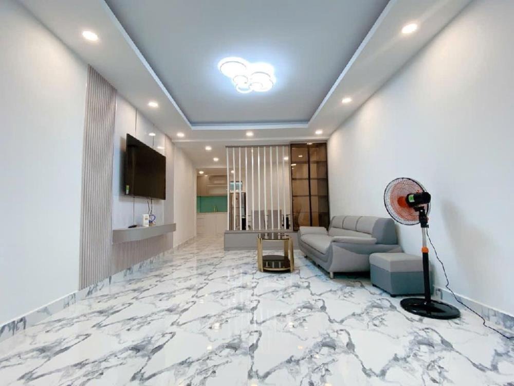 Bán nhà 40m2 Nguyễn Trọng Tuyển, 3 Tầng, Full Nội Thất, Giá Tốt
