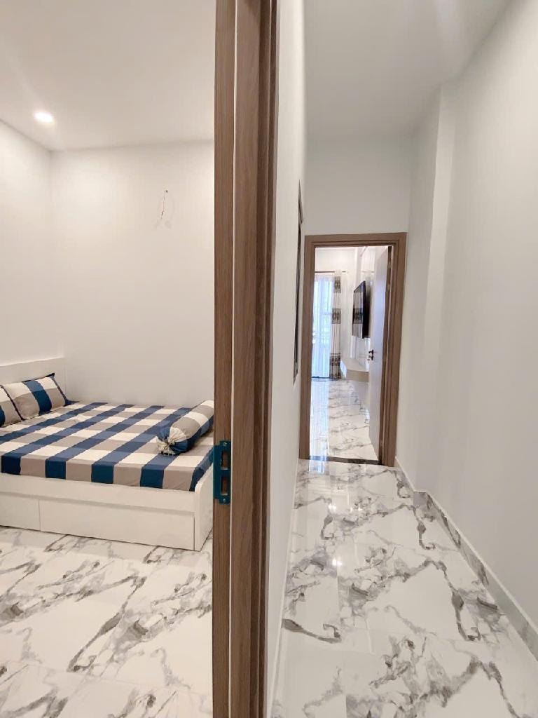 Bán nhà 40m2 Nguyễn Trọng Tuyển, 3 Tầng, Full Nội Thất, Giá Tốt
