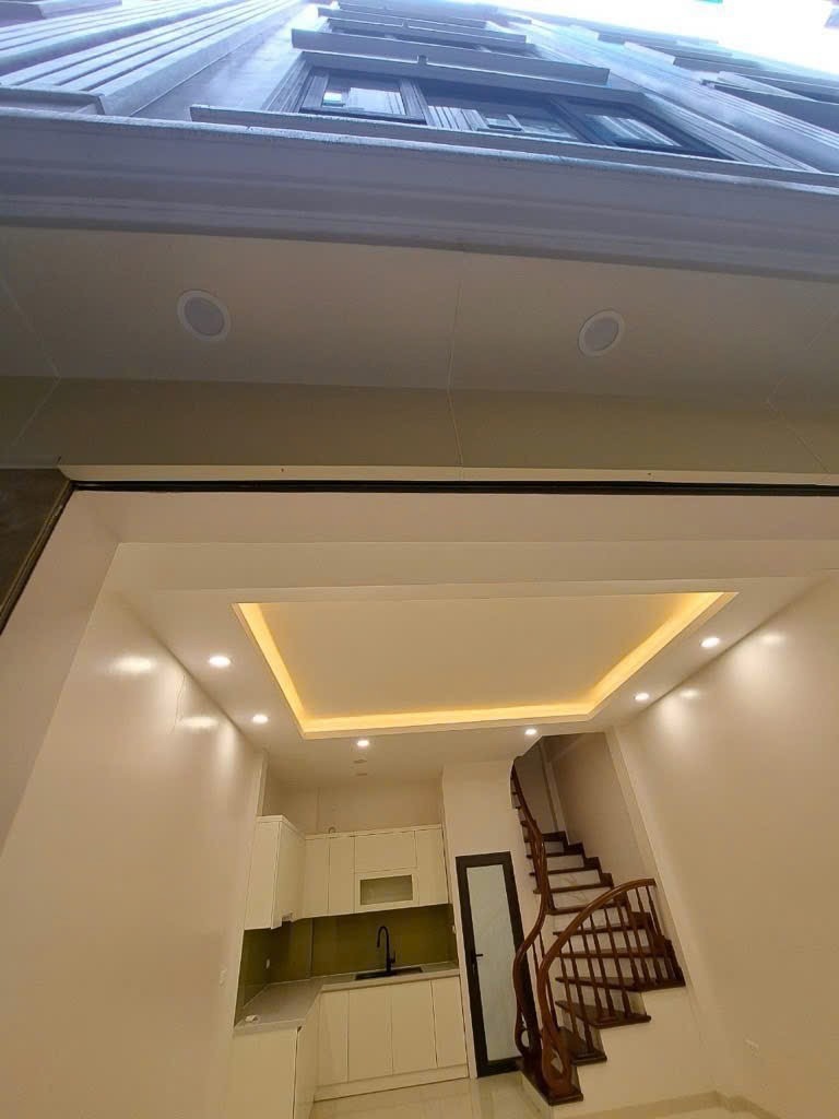 Bán nhà đẹp Đội Cấn: Ngõ ô tô, 5 tầng, đang cho thuê 20tr/tháng