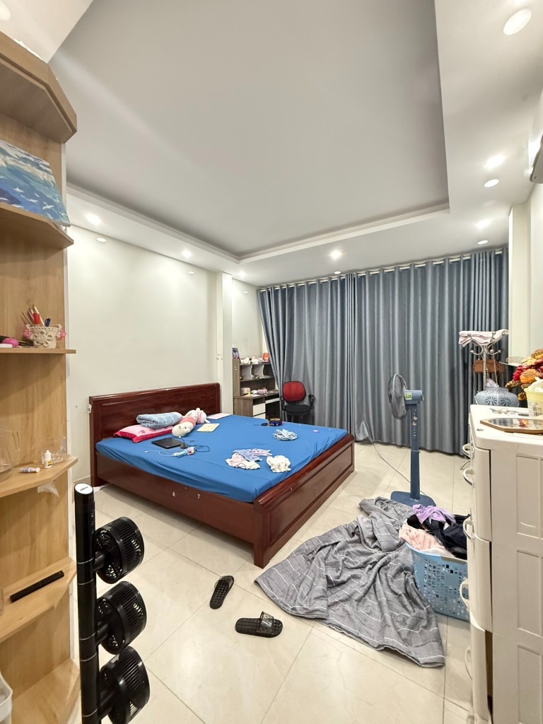 Nhà phố Lê Trọng Tấn - Ô tô đỗ cửa - 61m² - 4 tầng - Giá tốt