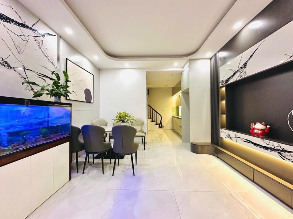 Bán nhà 35m2 x 5 tầng, Quận Hai Bà Trưng - Giá Hơn 8 Tỷ - Kinh Doanh Đỉnh Cao