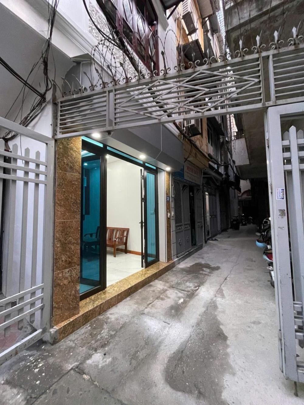 Bán Nhà Lô Góc Tân Mai - 5 Tầng, Ô Tô Đỗ Cửa, Full Nội Thất - 6.25 Tỷ