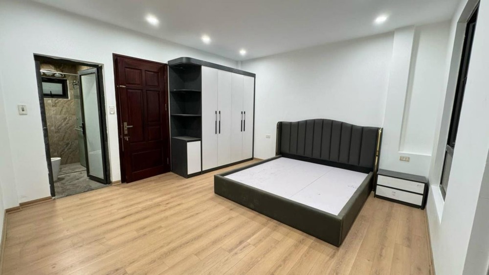 Nhà Đa Sỹ Hà Đông: 5 Tầng, Kinh Doanh, Oto Đỗ Cửa, Giá 6 Tỷ