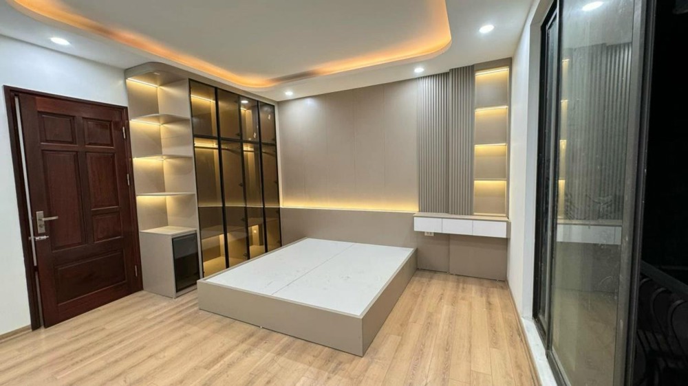 Nhà Đa Sỹ Hà Đông: 5 Tầng, Kinh Doanh, Oto Đỗ Cửa, Giá 6 Tỷ
