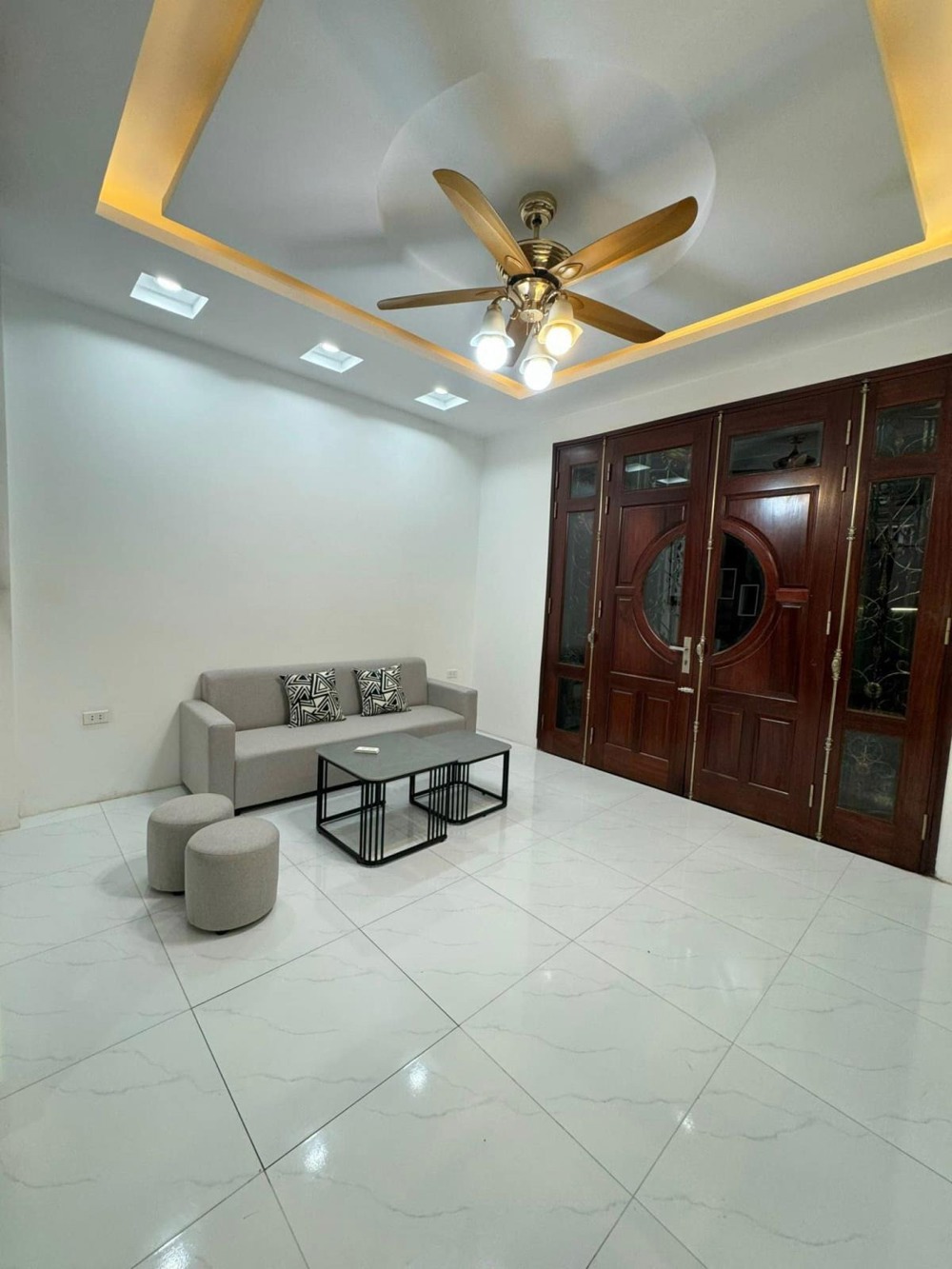 Nhà Đa Sỹ Hà Đông: 5 Tầng, Kinh Doanh, Oto Đỗ Cửa, Giá 6 Tỷ