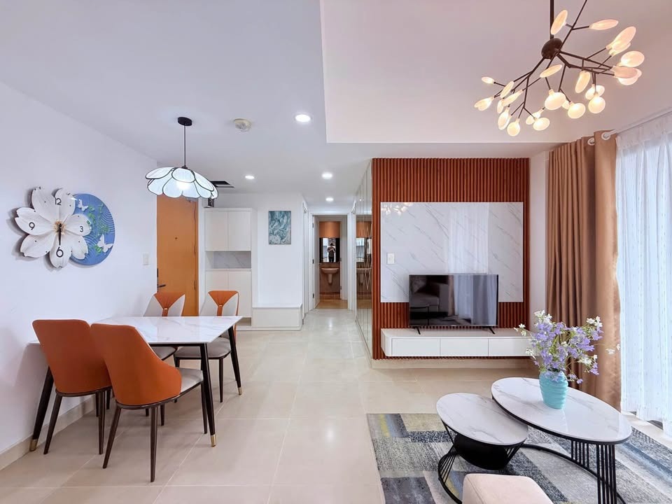 Căn Hộ 2PN View Hồ Bơi, Full Nội Thất - Giá Tốt Nhất