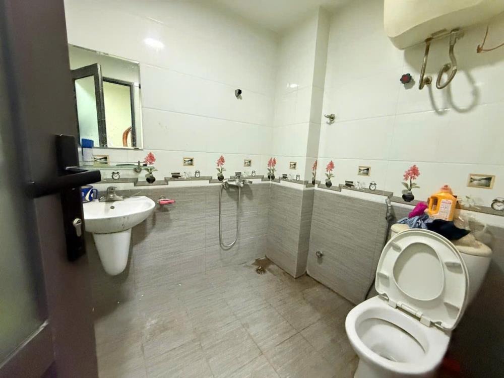 Bán Nhà Định Công - Ngõ Thông, Ô Tô Đỗ Cửa, 42m2 - Giá 6.5 Tỷ