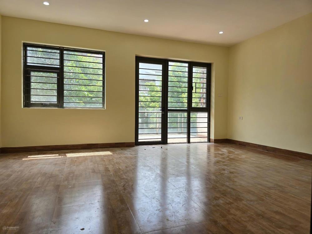 Cho Thuê Nhà Lô Góc 2 Mặt Thoáng, Đỗ Quang, Cầu Giấy - 32tr/th