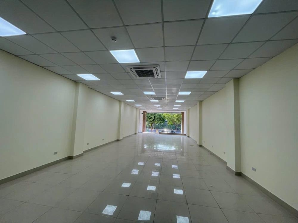 Cho Thuê Nhà Mới Thông Sàn, Thang Máy, Cầu Giấy - 40tr/th
