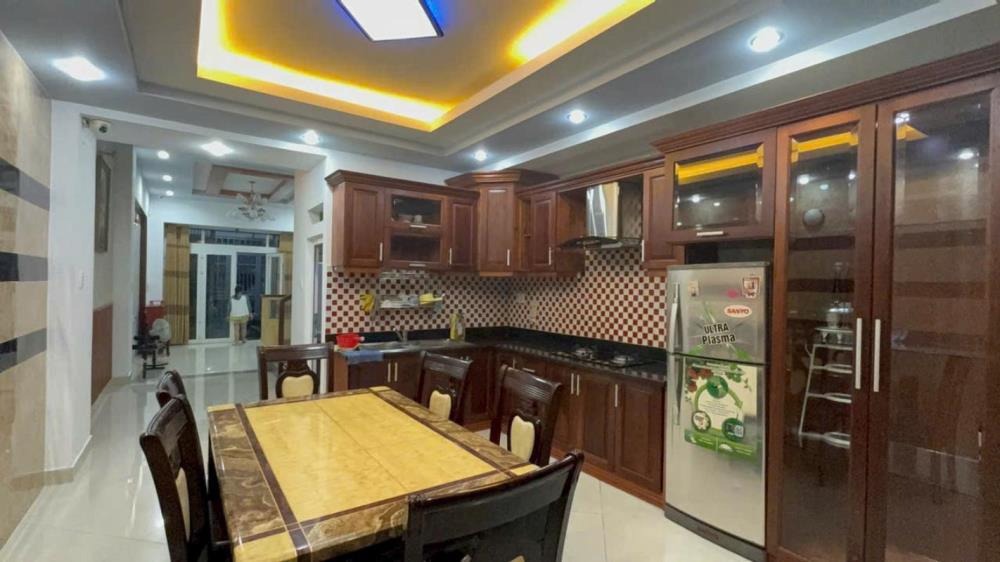 Bán Nhà HXT Âu Cơ, Tân Phú: 4 Tầng, 72m2, Giá 9.1 Tỷ - Pháp Lý Chuẩn