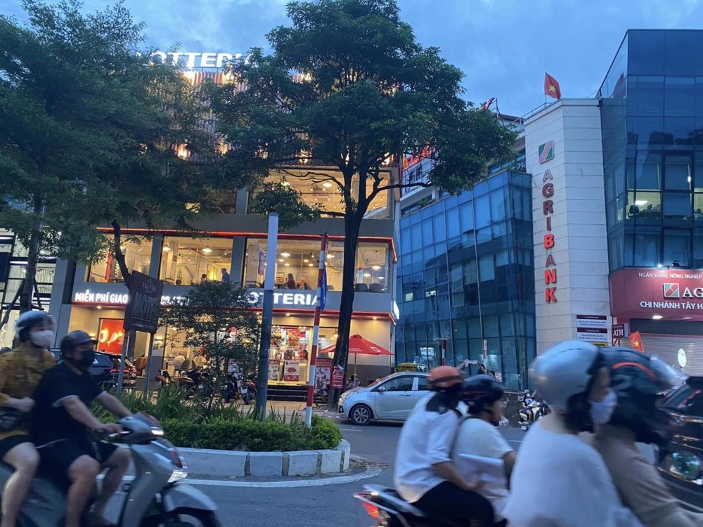 Bán 140m² - 4 Tầng - Mặt Tiền Lạc Long Quân, Tây Hồ - View Hồ, Kinh Doanh Sầm Uất