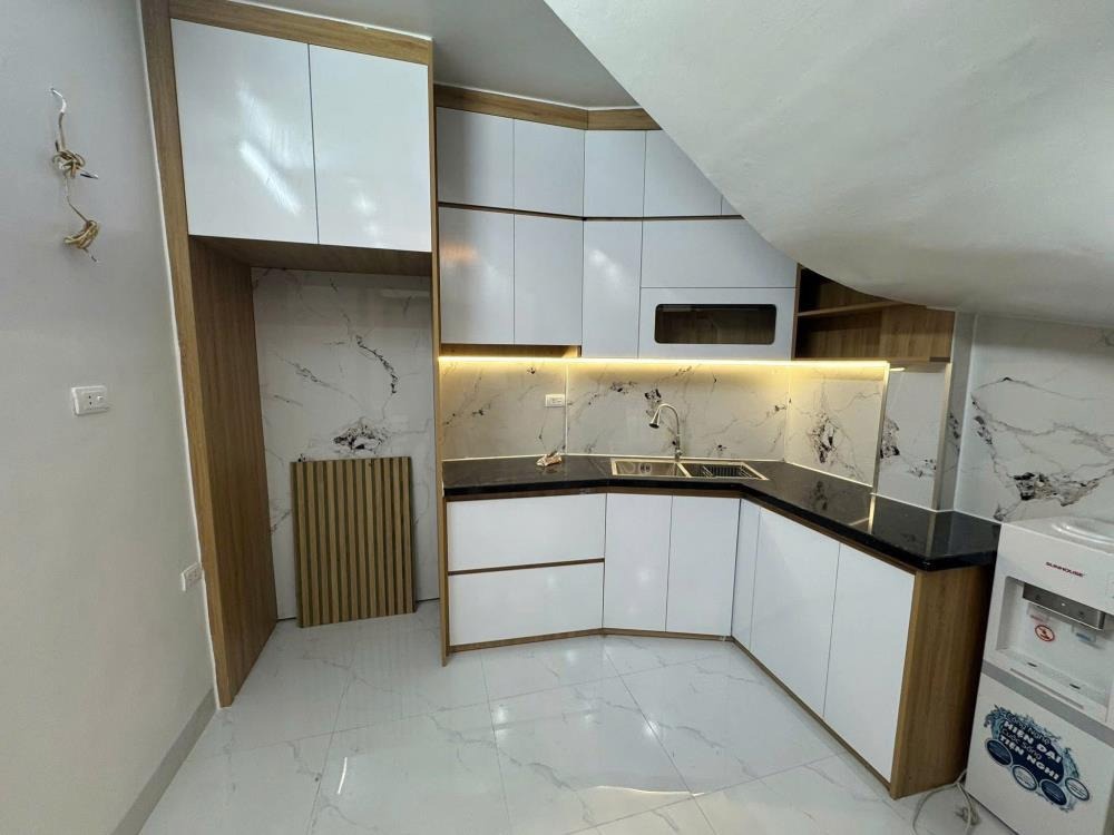 Nhà Ngõ 260 Cầu Giấy - 7.5 tỷ - Ô Tô 10m - Vị Trí Vàng