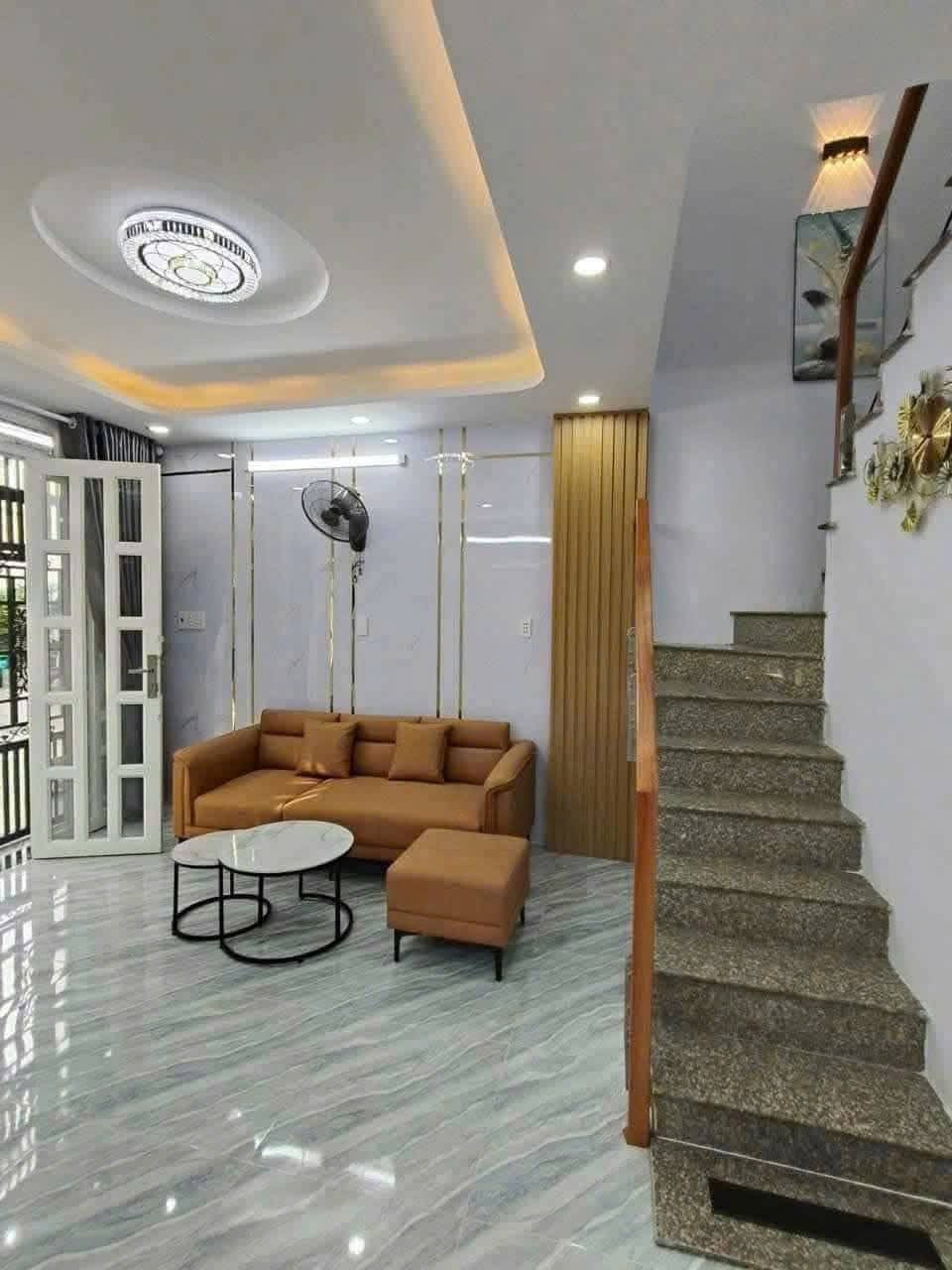 Nhà Tây Mỗ - Nam Từ Liêm: Giá 6.5 Tỷ, 40m², Mặt Tiền 3.3m - Vị Trí Đắc Địa