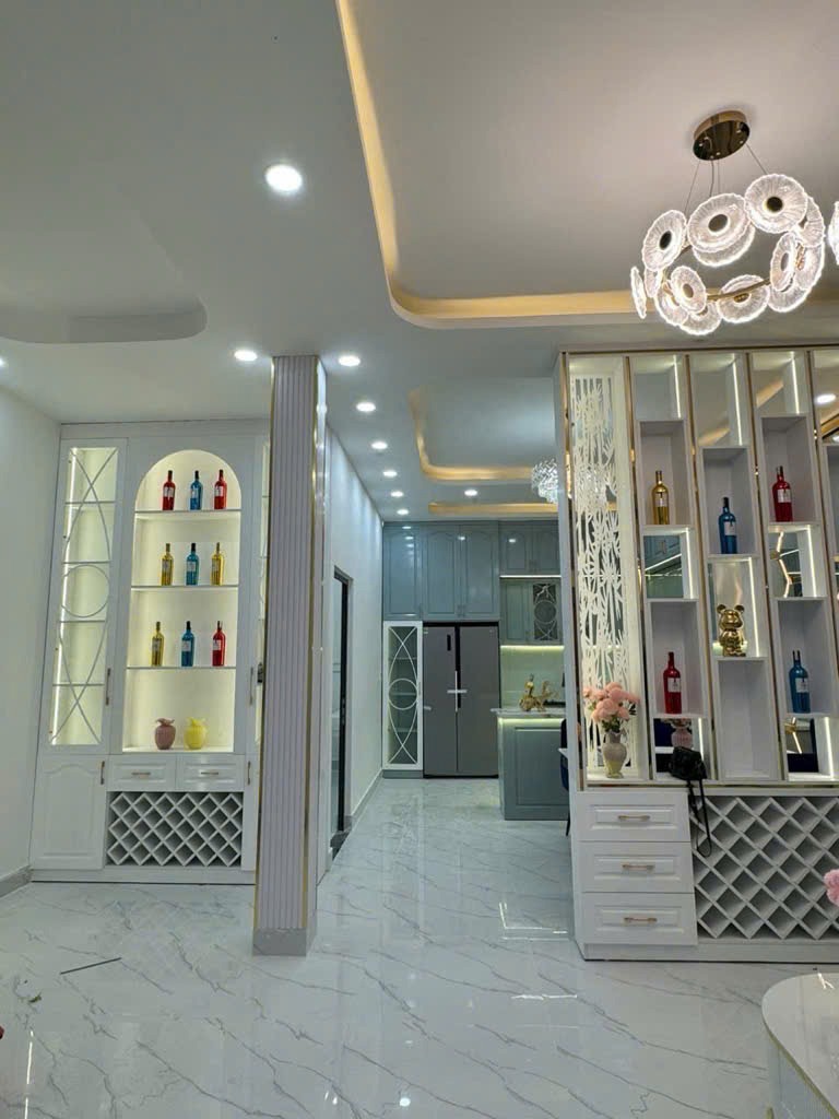 Nhà Quận 7 - 8.9 Tỷ - 5PN - Hẻm Phạm Hữu Lầu - Full Nội Thất