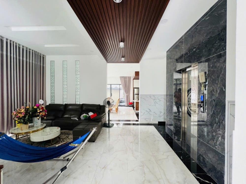 Bán Biệt Thự Sân Vườn Quận 12 – 484m² VIP, Gần Gò Vấp
