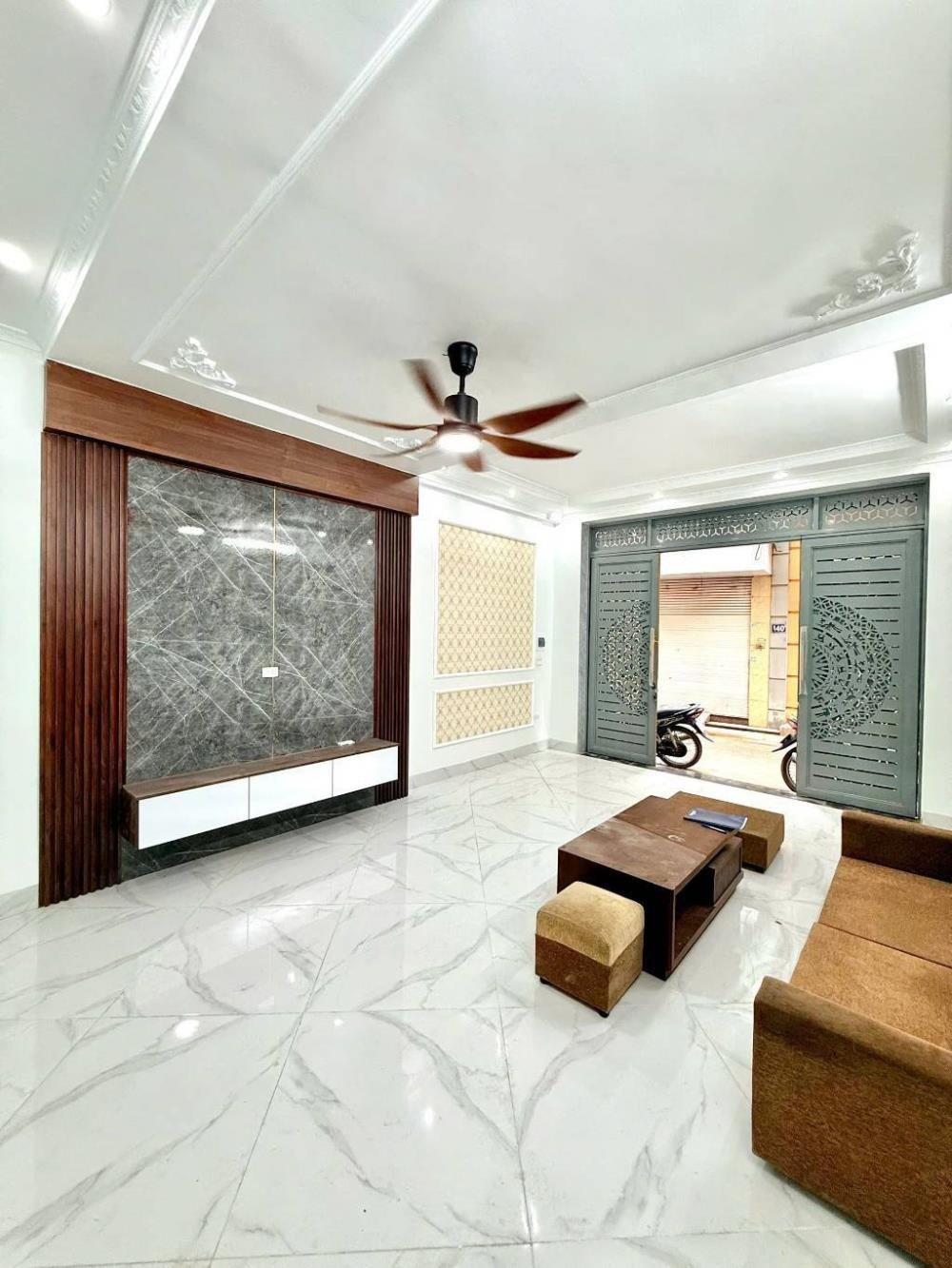 Bán nhà Trương Định, Hà Nội - 41m2, 5 tầng, Giá 11.4 tỷ