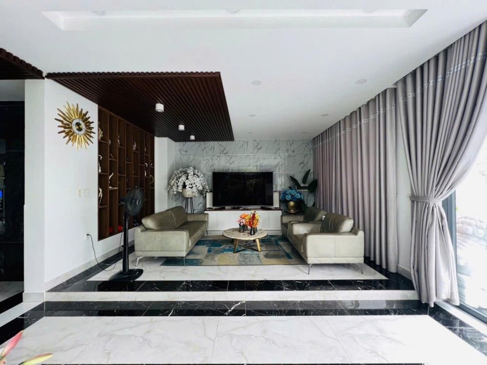 Bán Biệt Thự Sân Vườn Quận 12 – 484m² VIP, Gần Gò Vấp