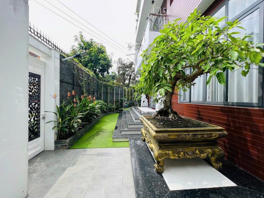 Bán Biệt Thự Sân Vườn Quận 12 – 484m² VIP, Gần Gò Vấp