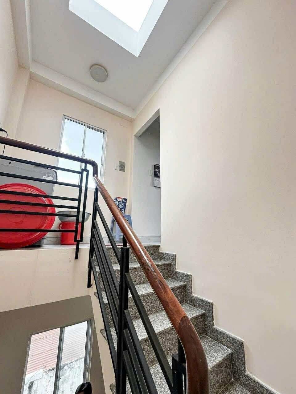 🏡 Nhà 5 Tầng BTCT Quận 4 - Giảm Sốc 400 Triệu, Chỉ 5.1 Tỷ!