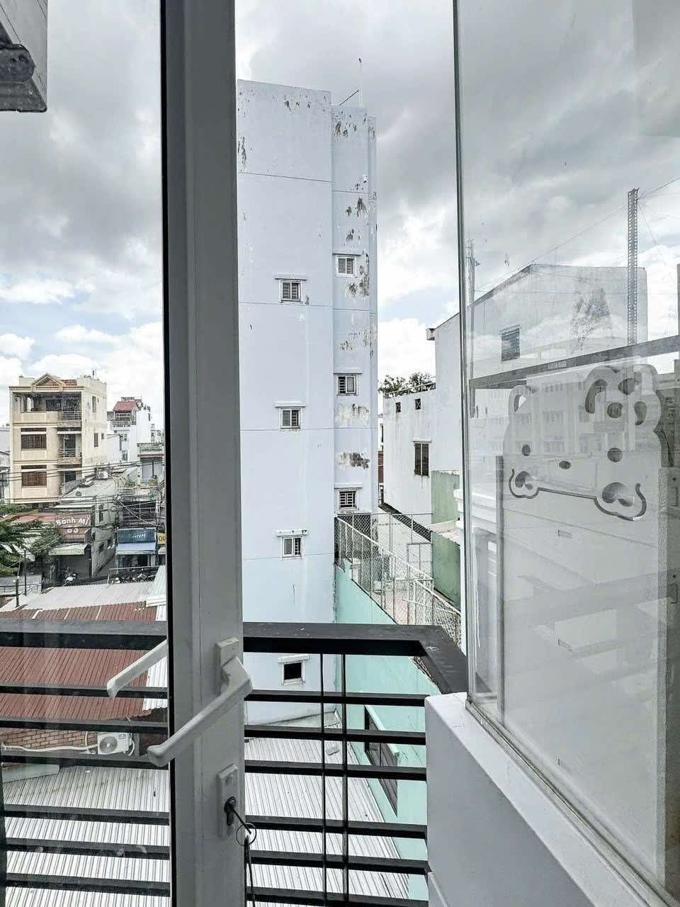 🏡 Nhà 5 Tầng BTCT Quận 4 - Giảm Sốc 400 Triệu, Chỉ 5.1 Tỷ!