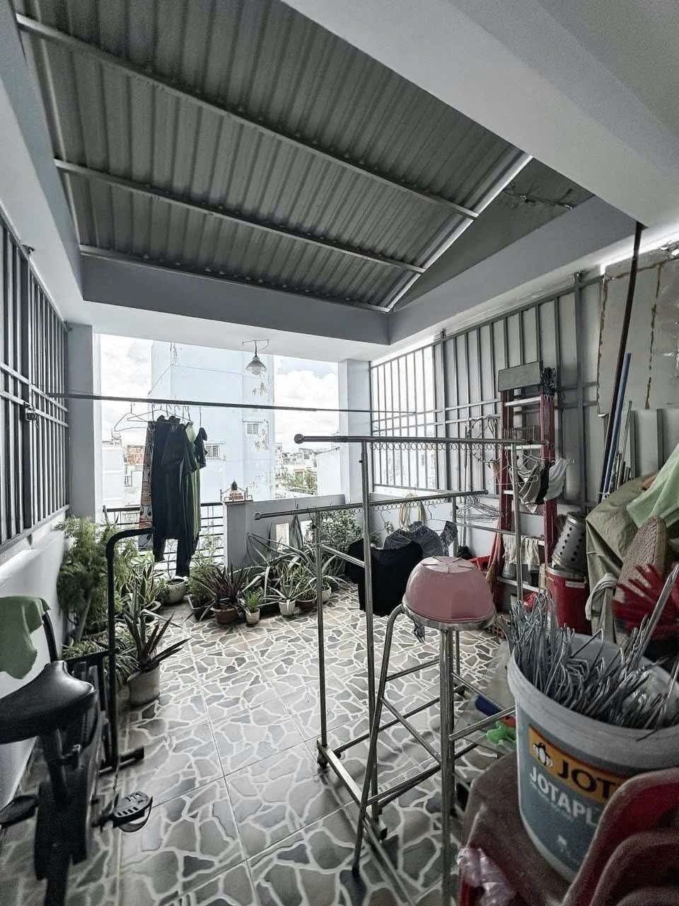🏡 Nhà 5 Tầng BTCT Quận 4 - Giảm Sốc 400 Triệu, Chỉ 5.1 Tỷ!
