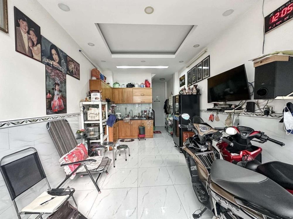 🏡 Nhà 5 Tầng BTCT Quận 4 - Giảm Sốc 400 Triệu, Chỉ 5.1 Tỷ!
