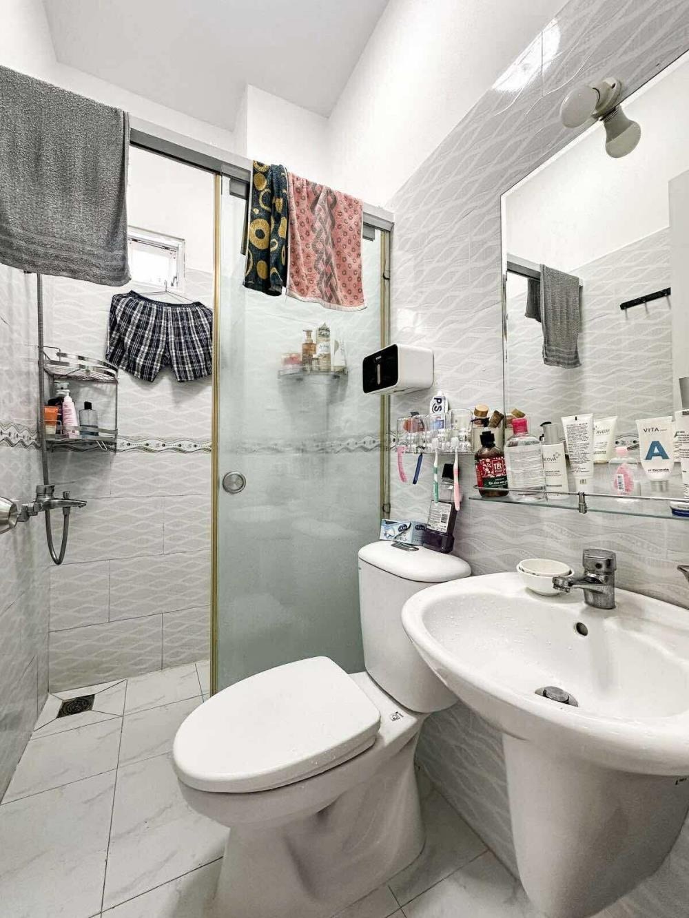 🏡 Nhà 5 Tầng BTCT Quận 4 - Giảm Sốc 400 Triệu, Chỉ 5.1 Tỷ!