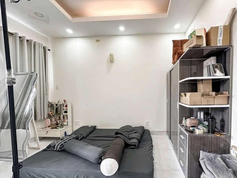 🏡 Nhà 5 Tầng BTCT Quận 4 - Giảm Sốc 400 Triệu, Chỉ 5.1 Tỷ!
