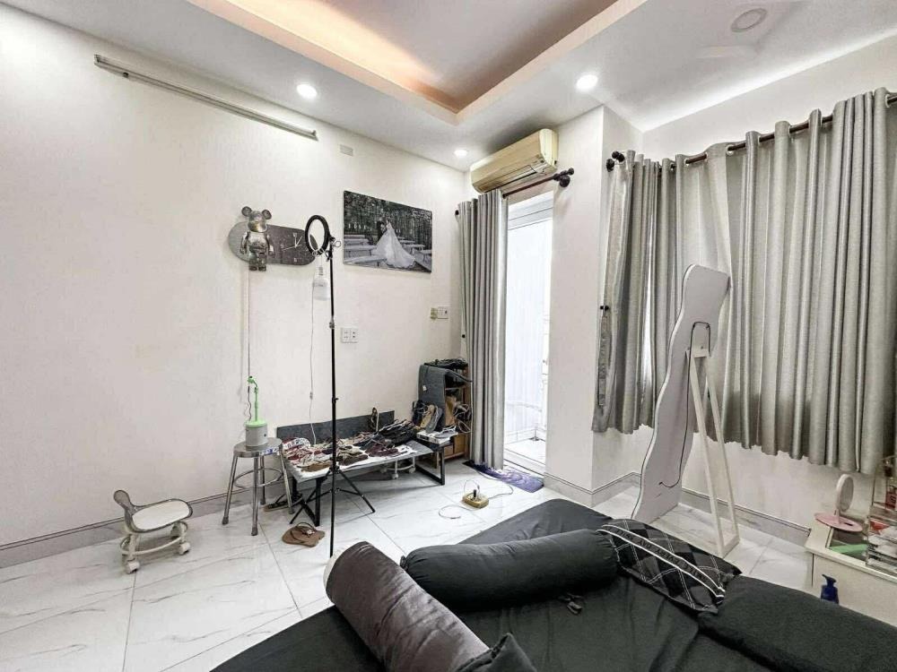 🏡 Nhà 5 Tầng BTCT Quận 4 - Giảm Sốc 400 Triệu, Chỉ 5.1 Tỷ!