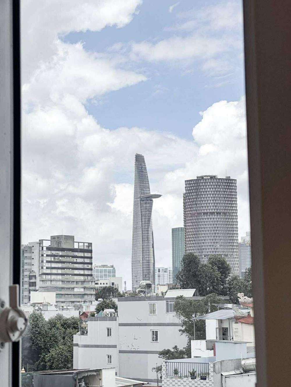 🏡 Nhà 5 Tầng BTCT Quận 4 - Giảm Sốc 400 Triệu, Chỉ 5.1 Tỷ!